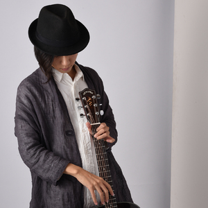 老婆把腿趴开给我看
